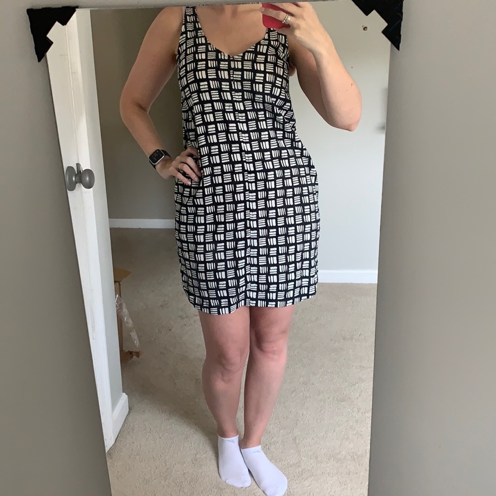 Black and white linen shift dress with pockets